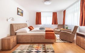 Topaz Apartmanhazak Keszthely